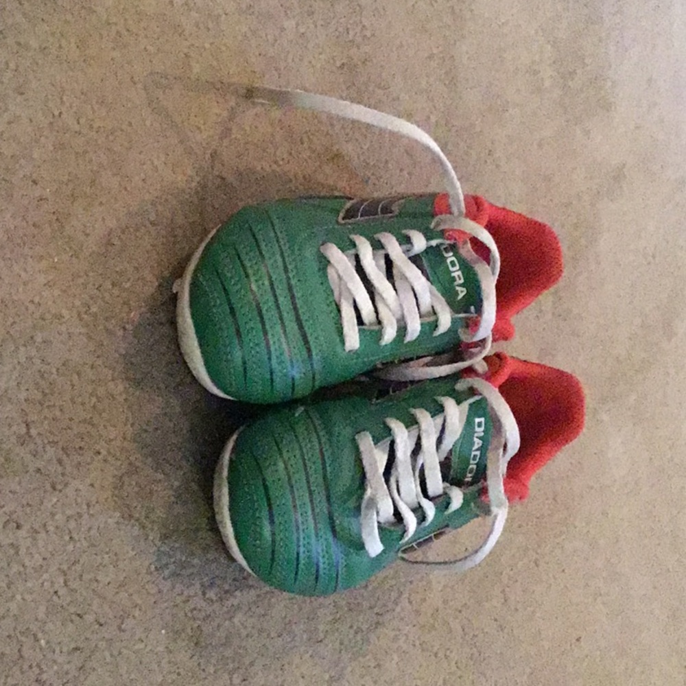 Soccer cleats